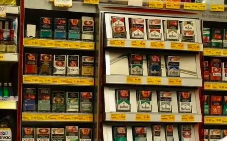 免税专卖硬盒中华多少钱一包_中华硬盒免税专卖_