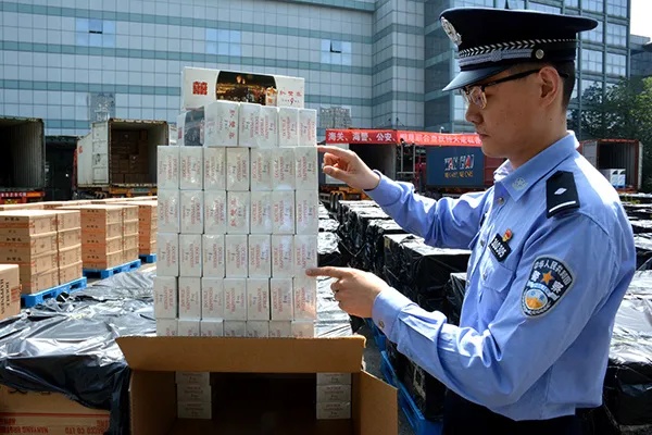 海警出击，巨额香烟走私案成功破获 - 5 - www.680860.com微商资讯网
