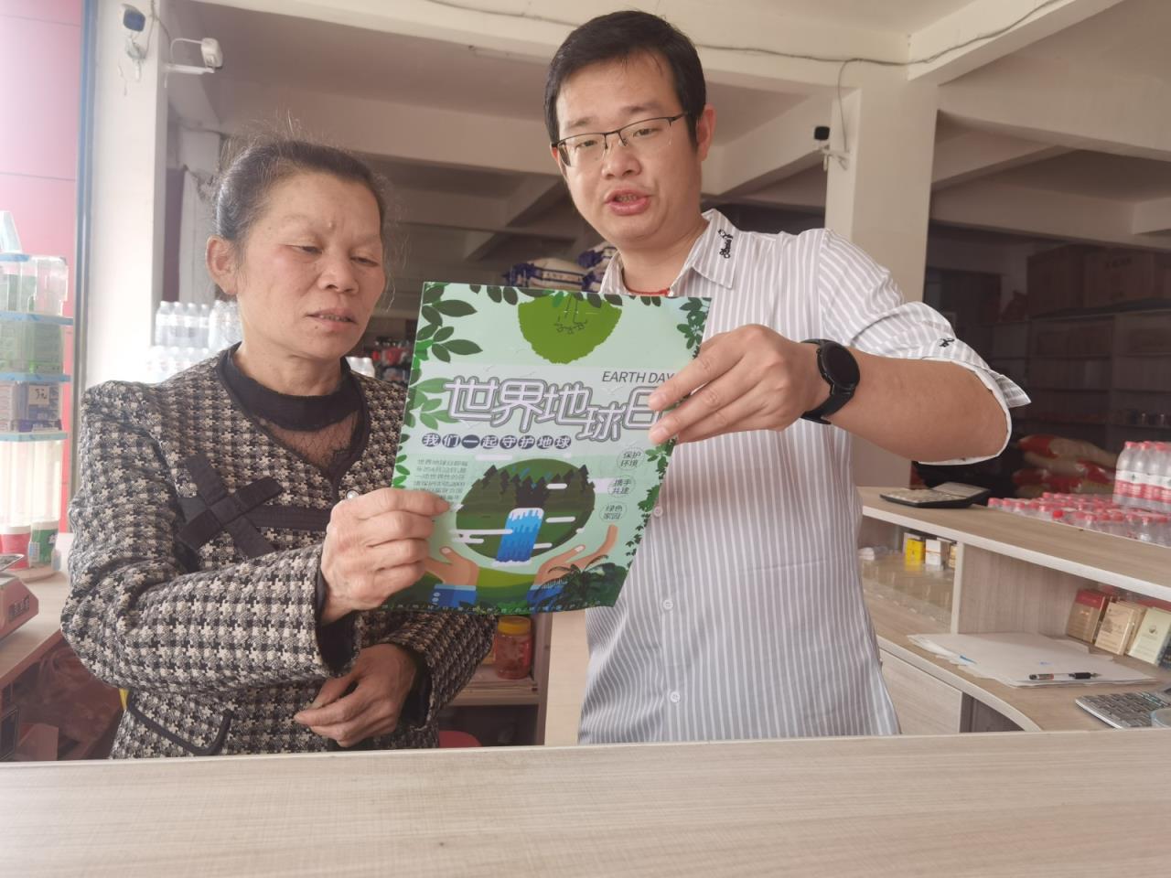 新消息！免税烟直邮批发一手货源“头角峥嵘”
